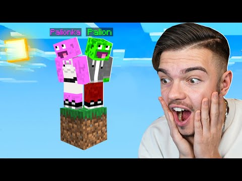 ZOSTAŁEM UWIĘZIONY Z MOJĄ DZIEWCZYNĄ NA JEDNYM BLOKU w Minecraft!